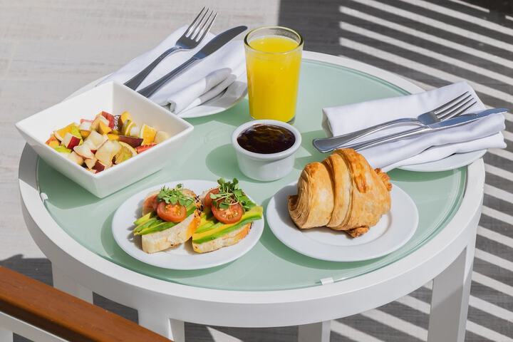 Breakfast/Coffee Service 85 of 108
