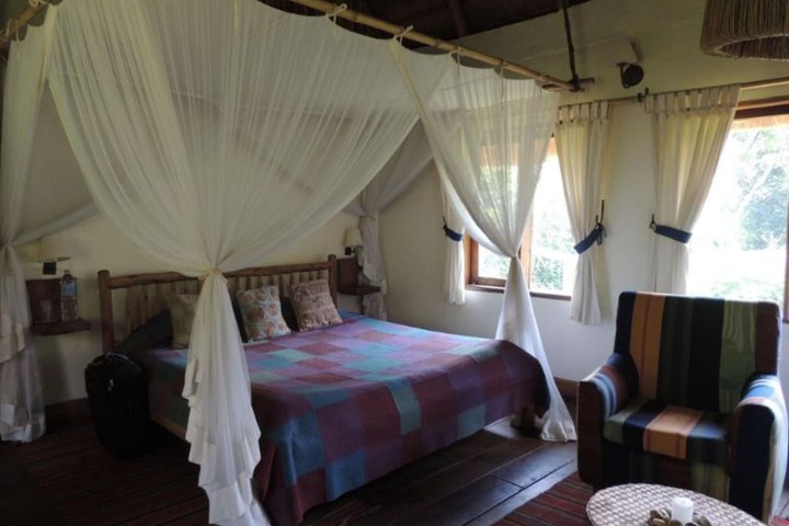 Room 3 of 10