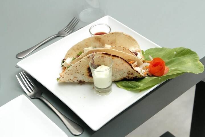 Dining 20 of 25