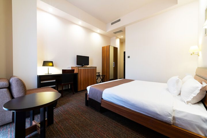 Room 16 of 41