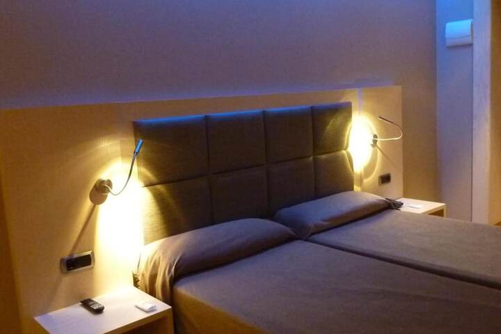 Room 9 of 25
