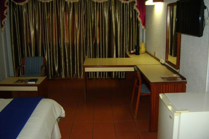 Room 16 of 32