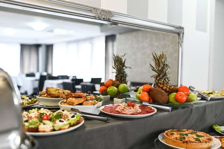 Dining 57 of 67