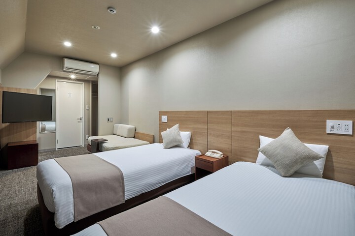 Room 9 of 22