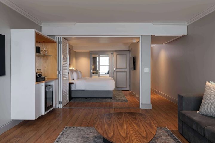 Room 30 of 236