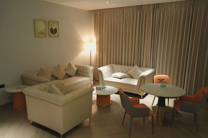 Room 17 of 31