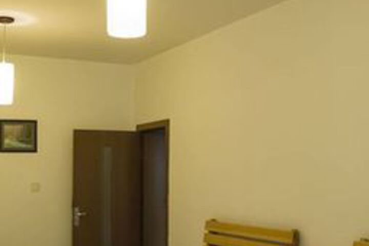 Room 3 of 40