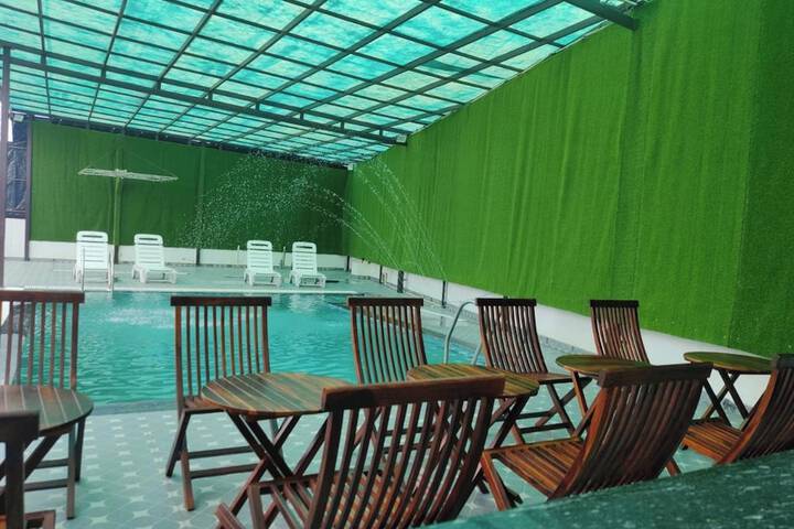 Pool 24 of 41