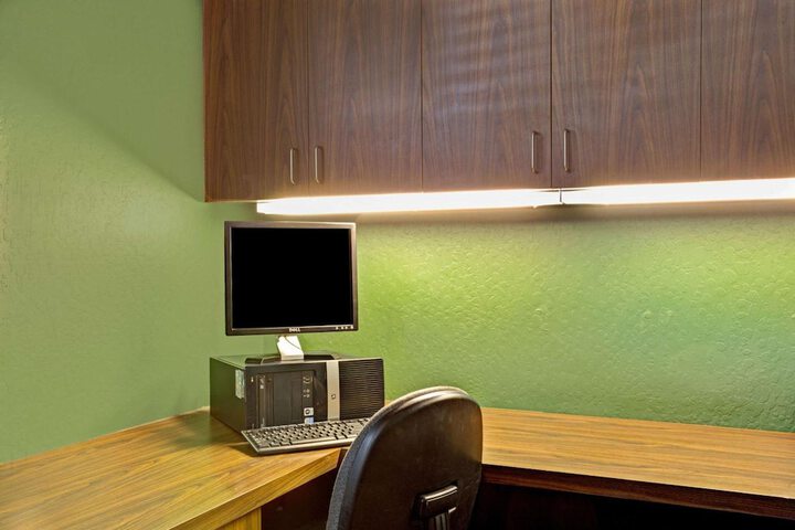 Business Center 12 of 16