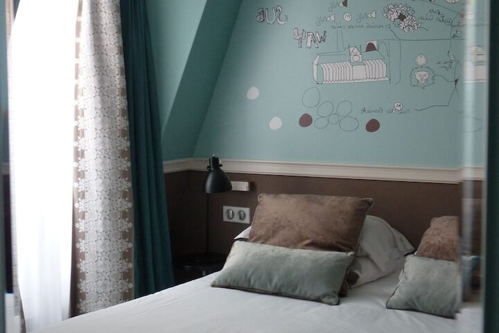 Room 7 of 40