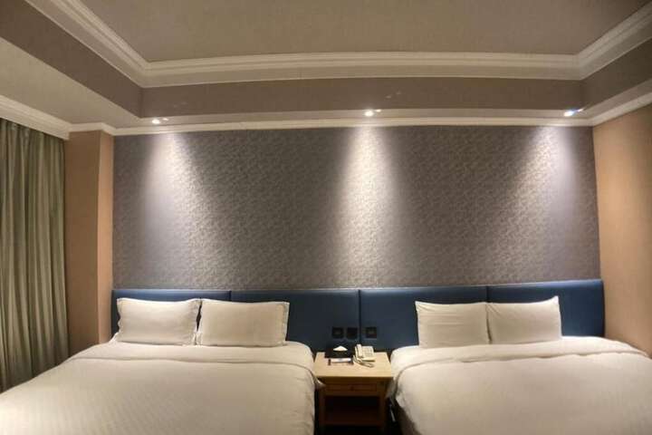 Room 21 of 48