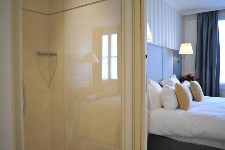 Room 17 of 80