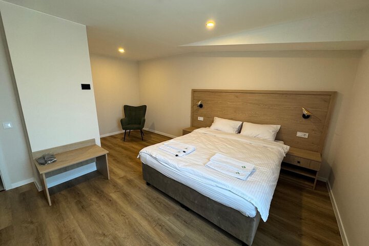 Room 10 of 70