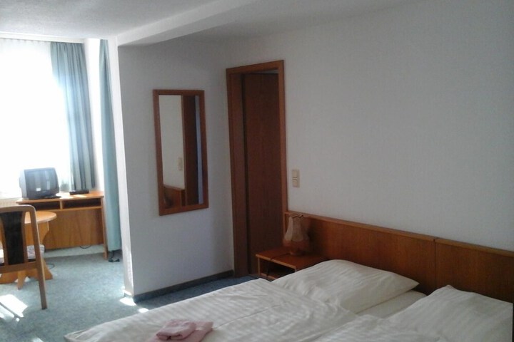 Room 3 of 12