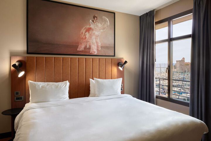 Room 36 of 106