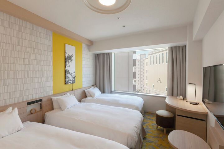 Room 12 of 184