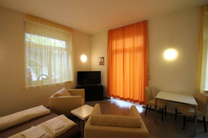 Room 15 of 27