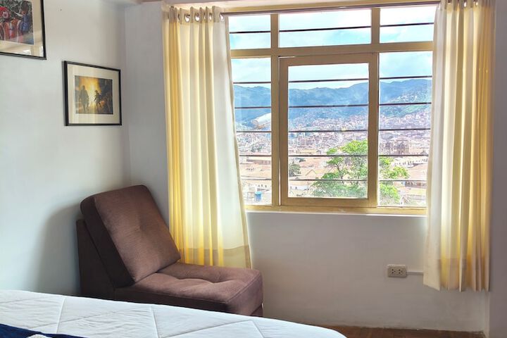 Room 5 of 17