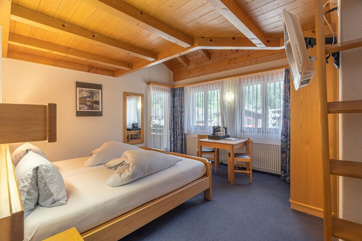 Room 5 of 62