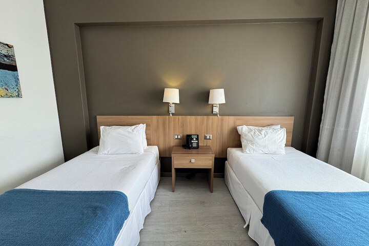 Room 30 of 127