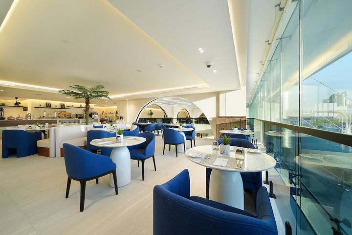 Dining 54 of 64