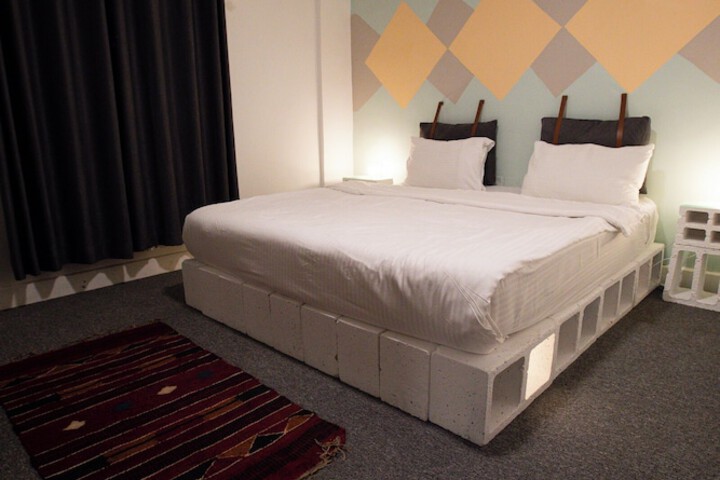 Room 14 of 32