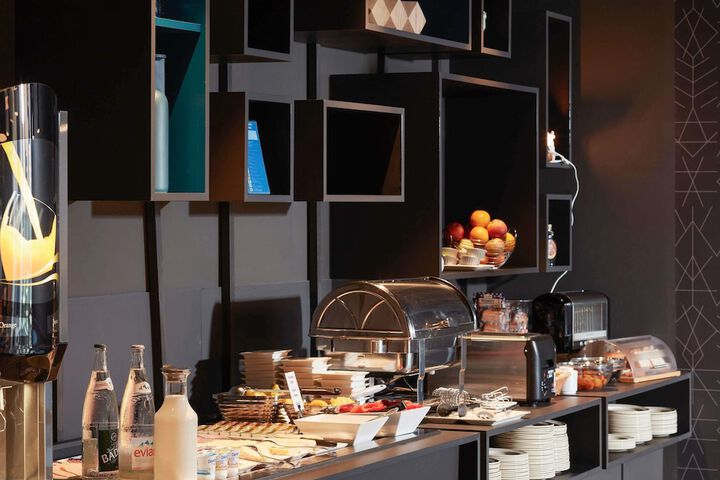 Breakfast/Coffee Service 67 of 98