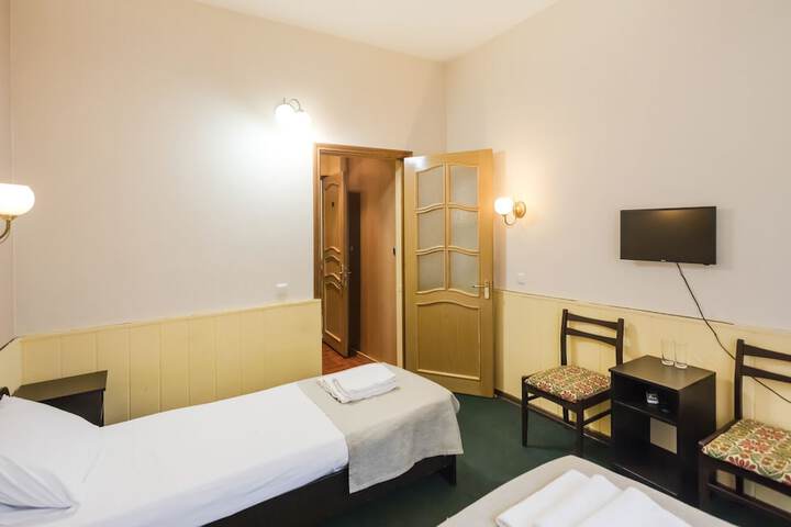 Room 16 of 30