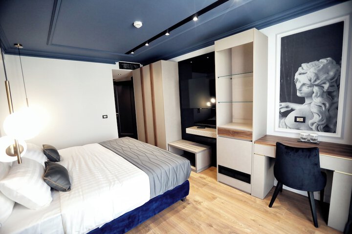 Room 21 of 107