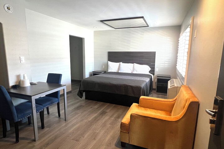 Room 12 of 42