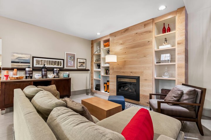 Hotel Interior 6 of 85