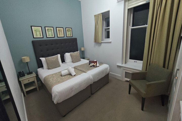 Room 38 of 90