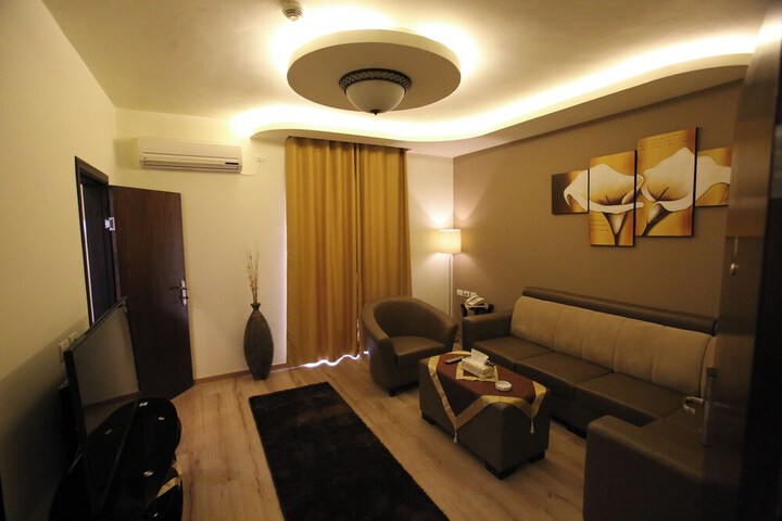Room 8 of 22