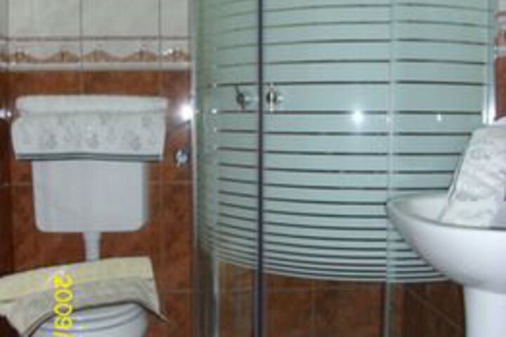 Room 8 of 22