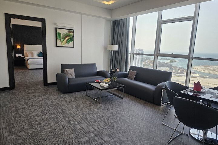 Room 8 of 60