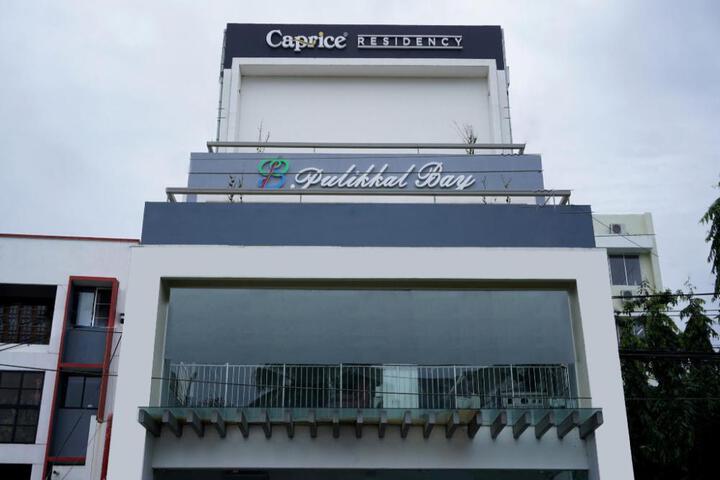 OYO 15574 Caprice Residency South
