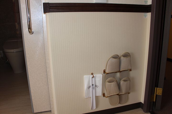 Room 7 of 35