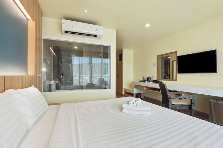 Room 4 of 48
