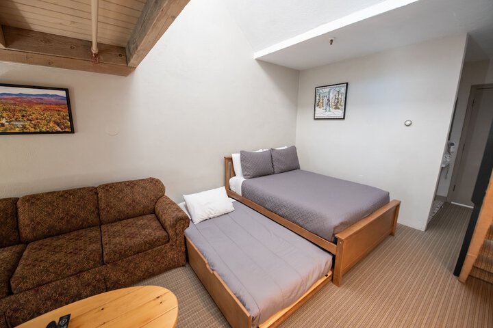 Room 73 of 125