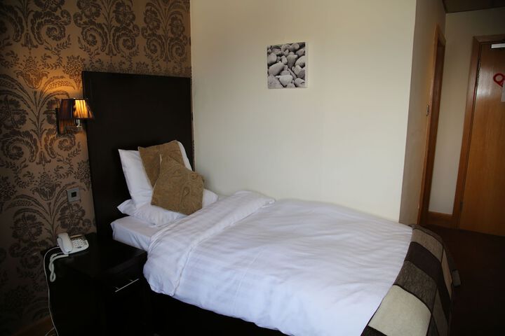 Room 5 of 59