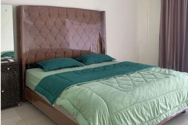 Room 3 of 6