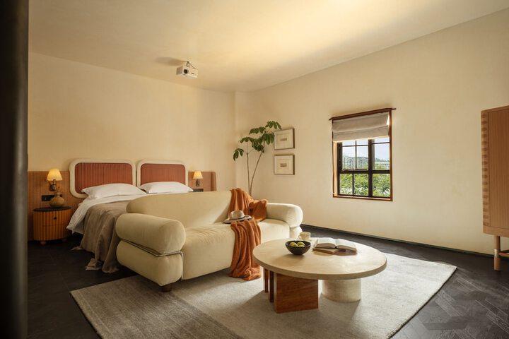 Room 60 of 79