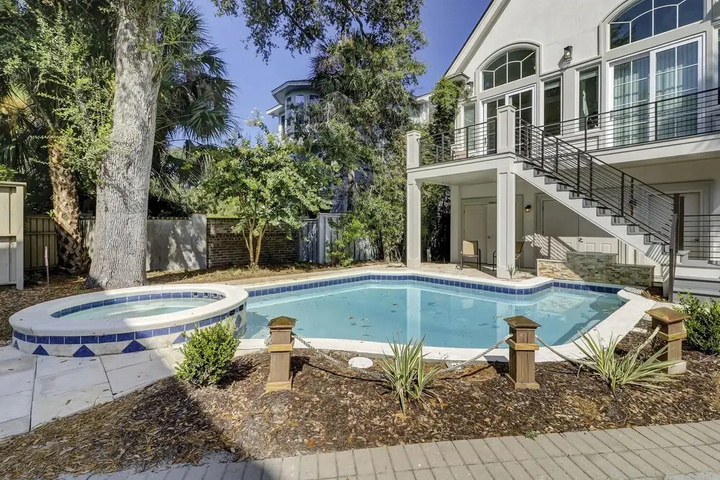 Pool 12 of 23
