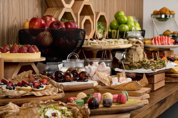 Breakfast/Coffee Service 77 of 136