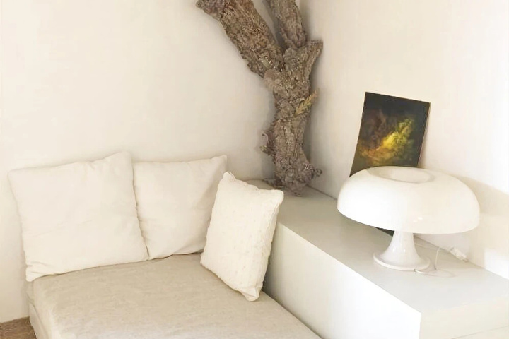 Room 4 of 20