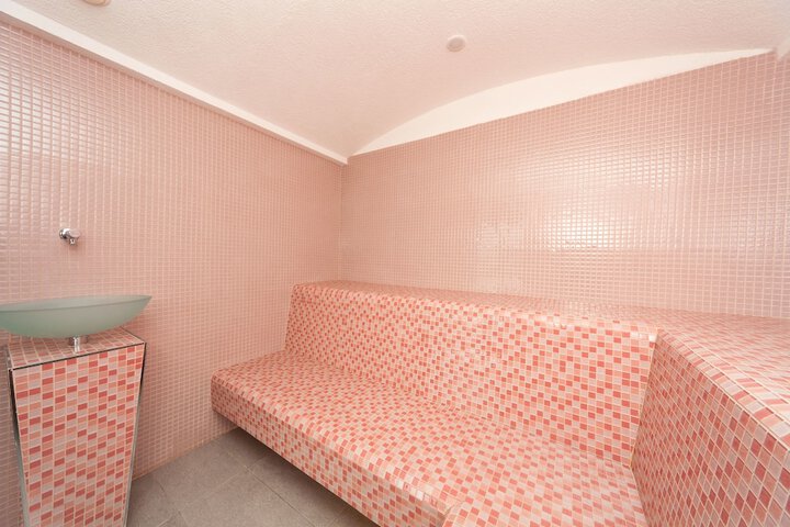 Room 35 of 67