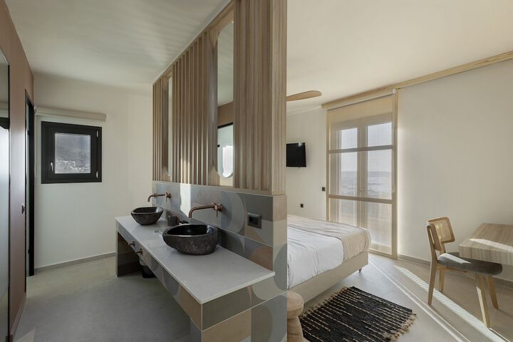 Room 36 of 189