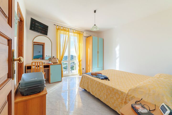 Room 20 of 63