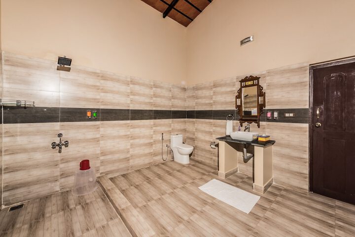 Room 13 of 26