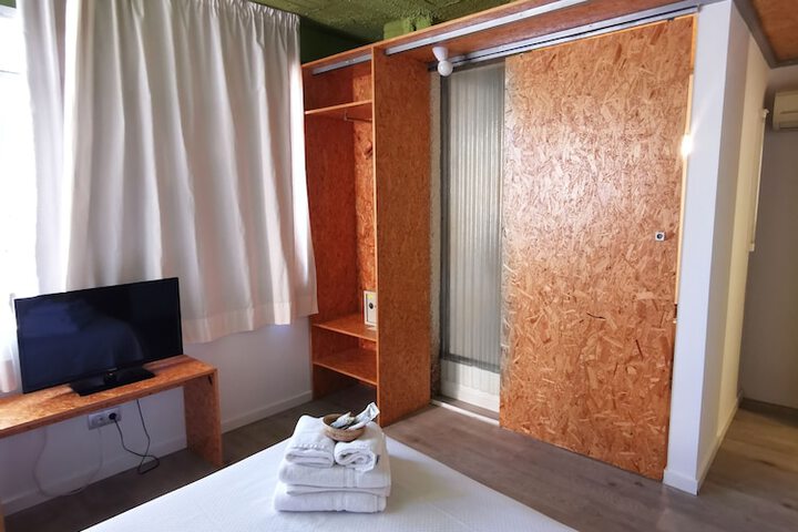 Room 7 of 63
